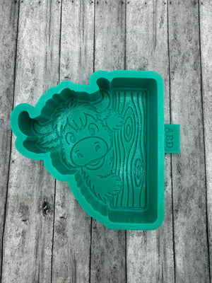 Cow Peeking Freshie Silicone Mold