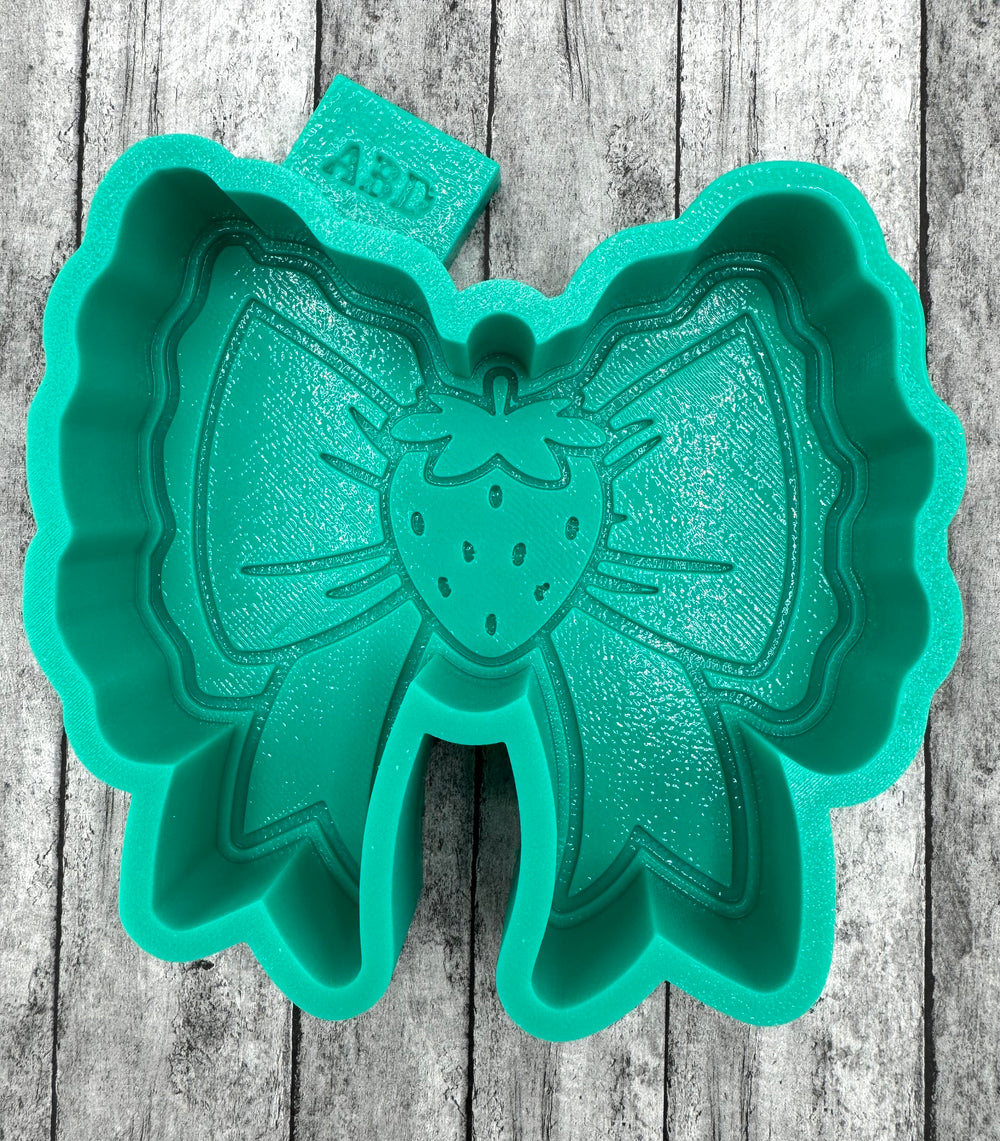 Strawberry Center Bow Freshie Mold