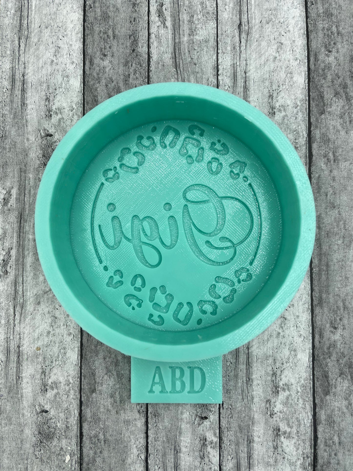 Gigi Round with Leopard Frame Freshie Silicone Mold