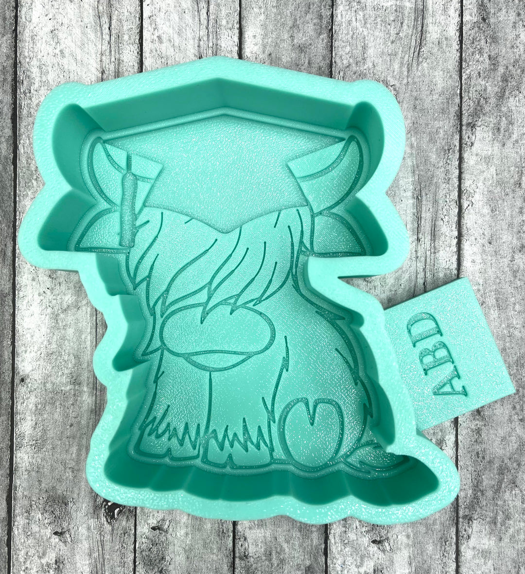 Graduation Highland Cow in Cap Freshie Silicone Mold