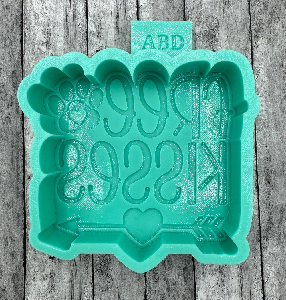 Free Kisses Dog Paw Freshie Silicone Mold