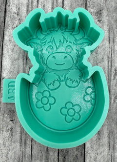 Highland Cow Peeking Out of an Easter Egg Freshie Silicone Mold