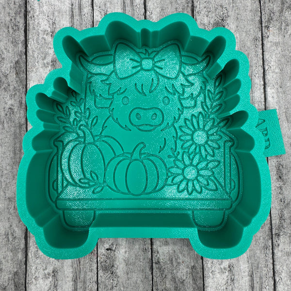Highland Cow Fall Pumpkin Back of Truck Freshie Silicone Mold
