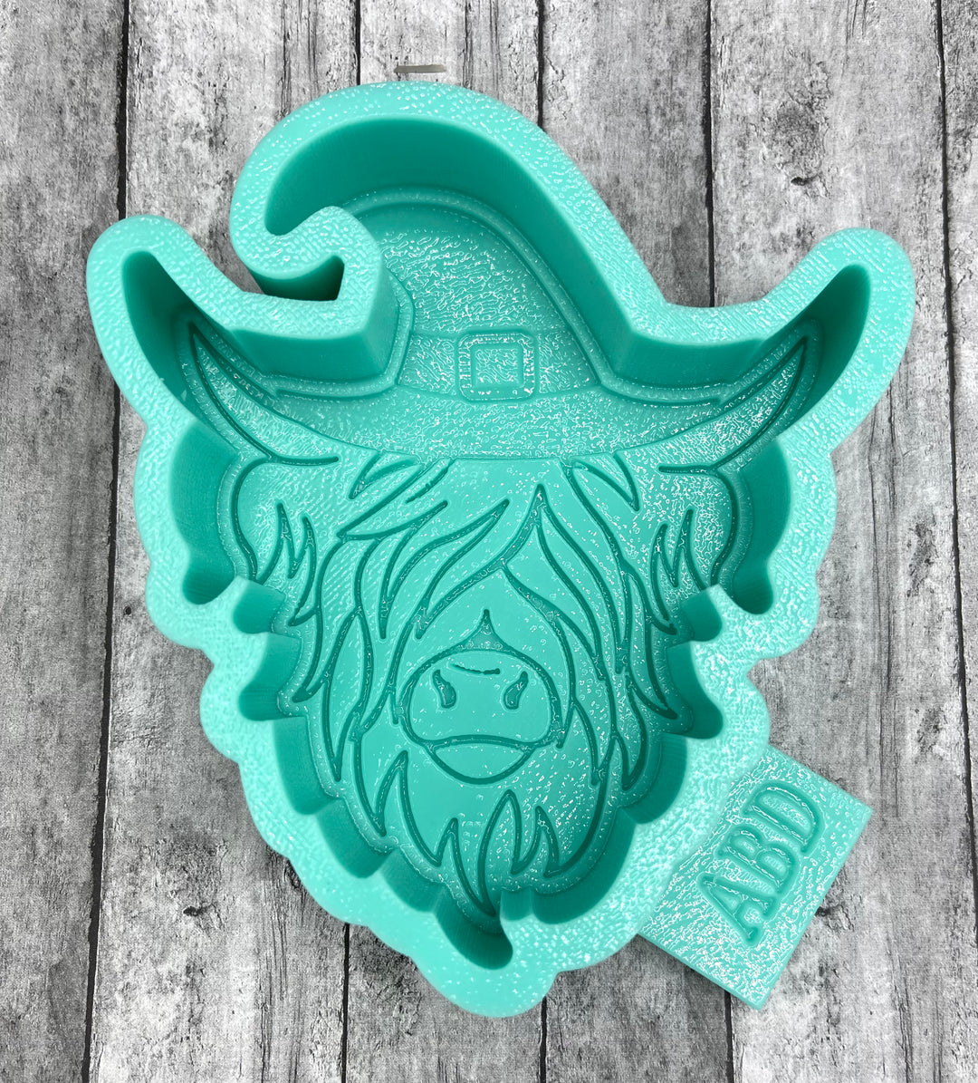 Highland Cow with Witch Hat Freshie Silicone Mold